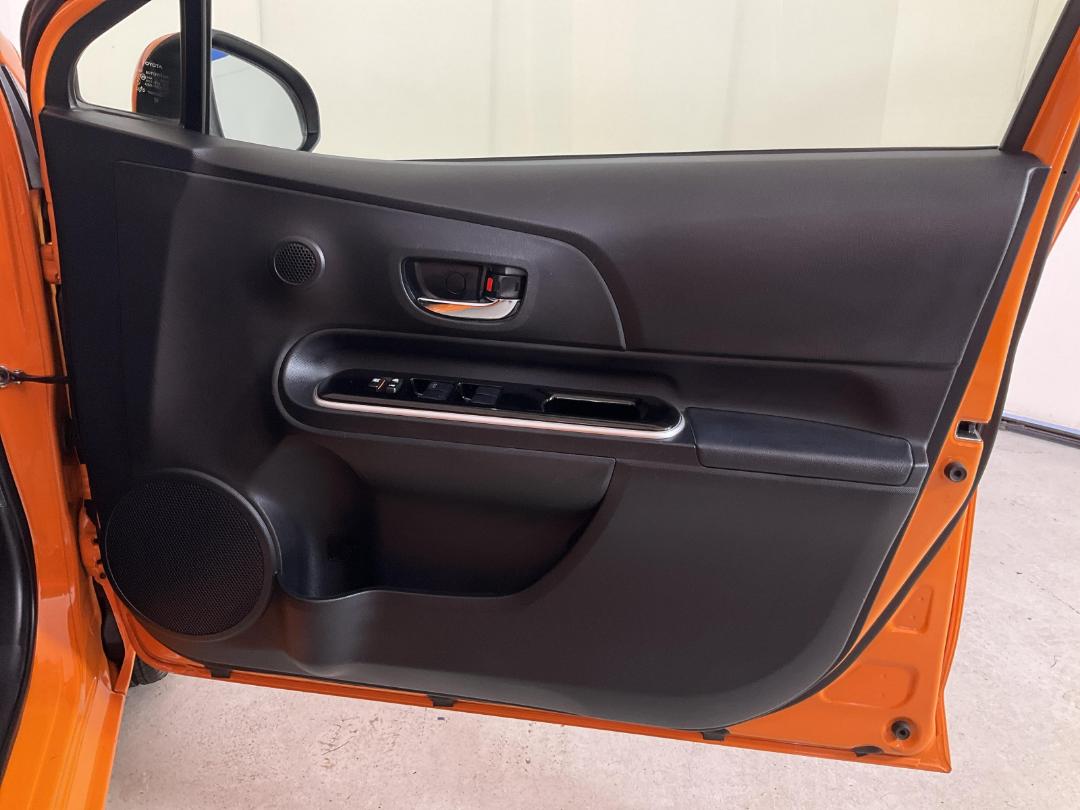 Photo '15' of Toyota Aqua Photo '15' of Toyota Aqua