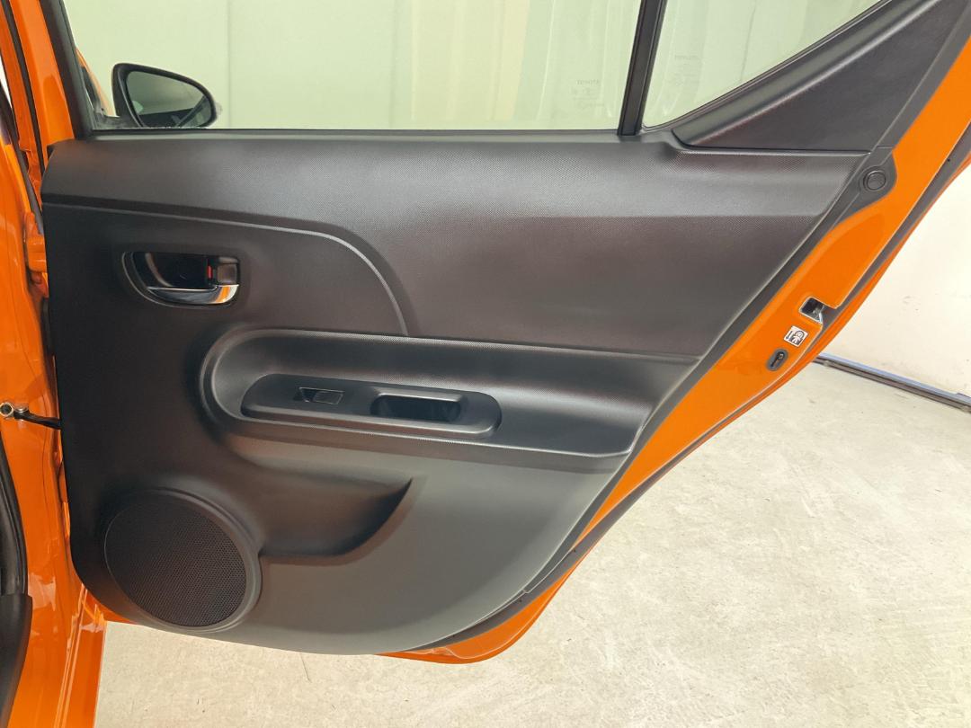 Photo '19' of Toyota Aqua Photo '19' of Toyota Aqua