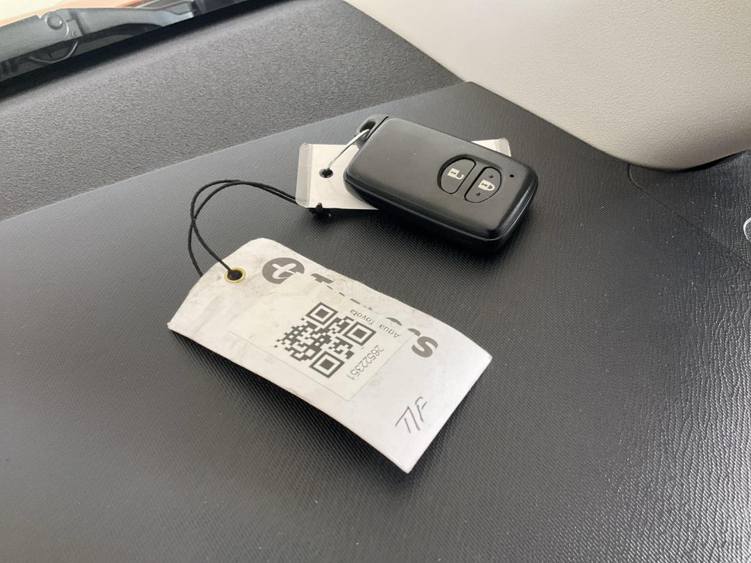 Photo '22' of Toyota Aqua Photo '22' of Toyota Aqua