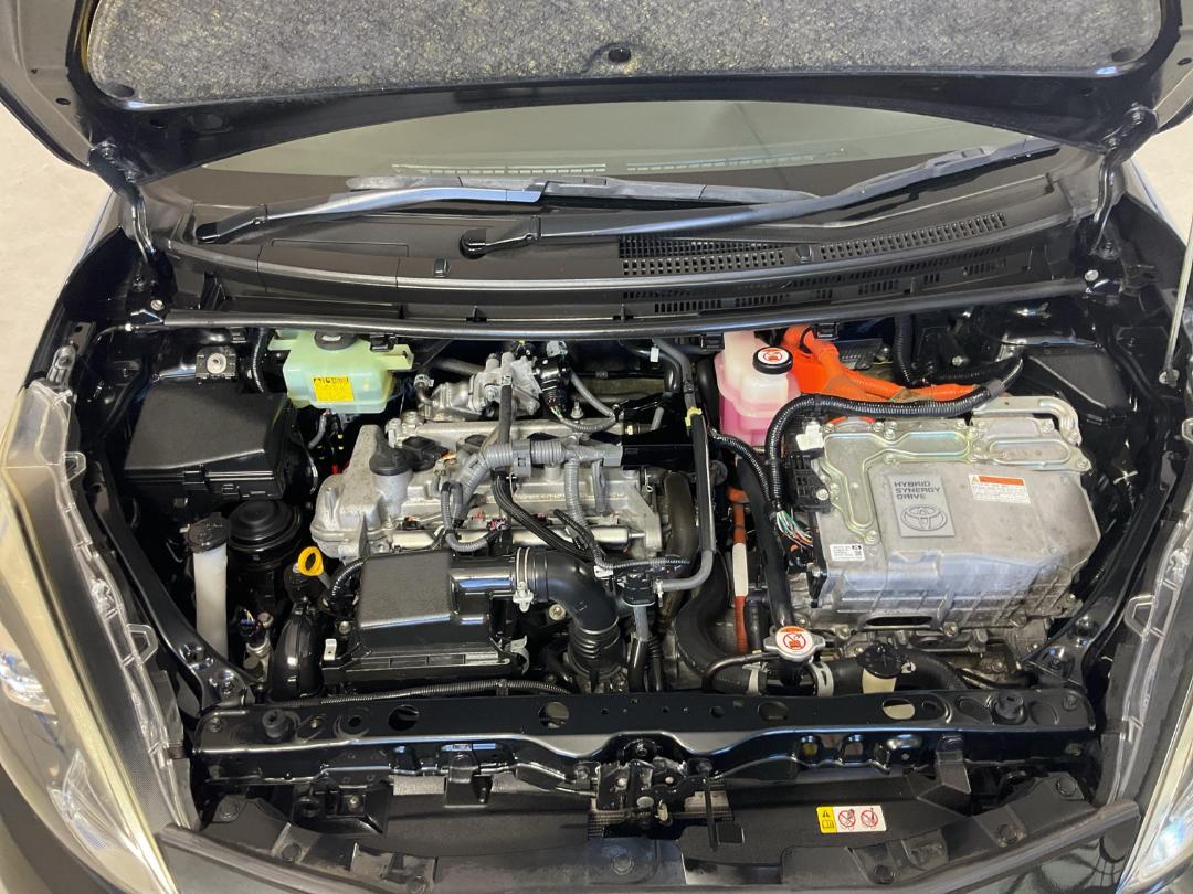 Photo '13' of Toyota Aqua Photo '13' of Toyota Aqua