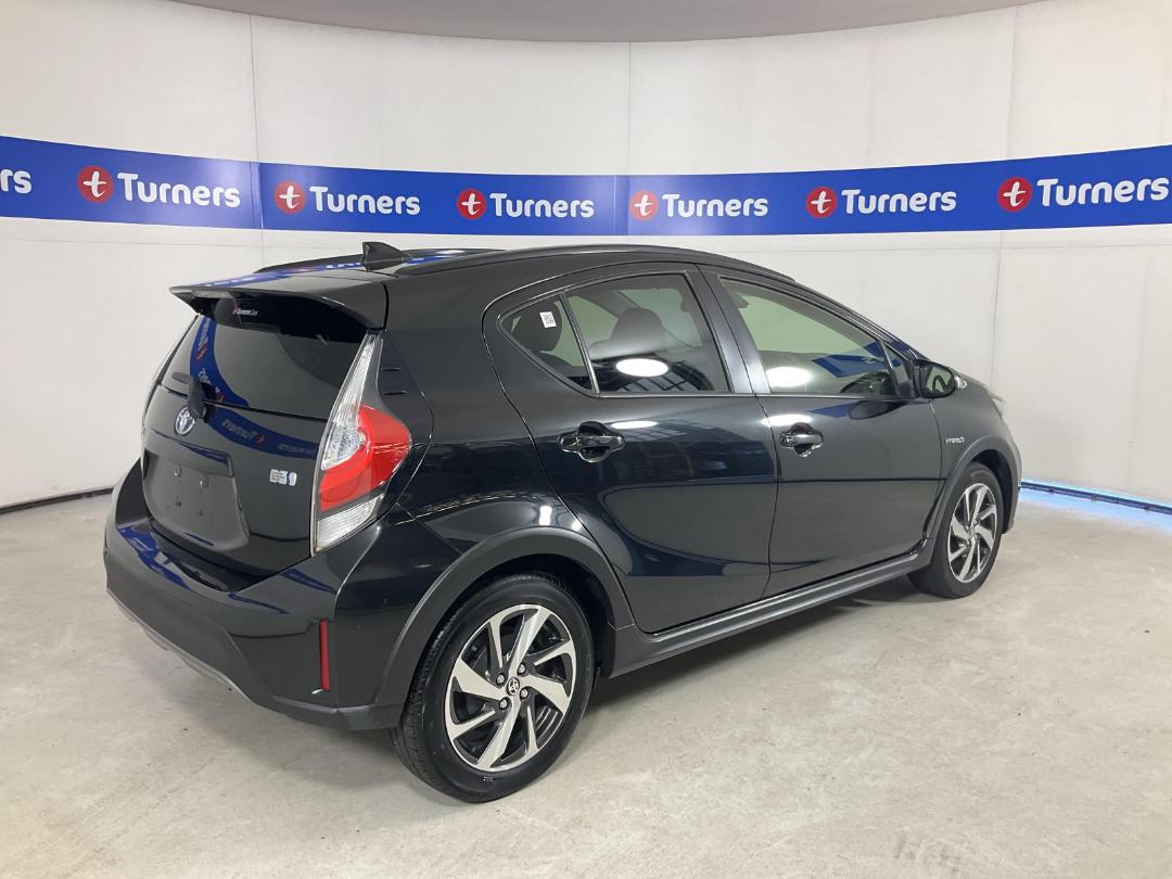 Photo '7' of Toyota Aqua Photo '7' of Toyota Aqua