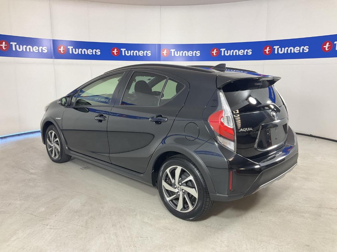 Photo '5' of Toyota Aqua Photo '5' of Toyota Aqua