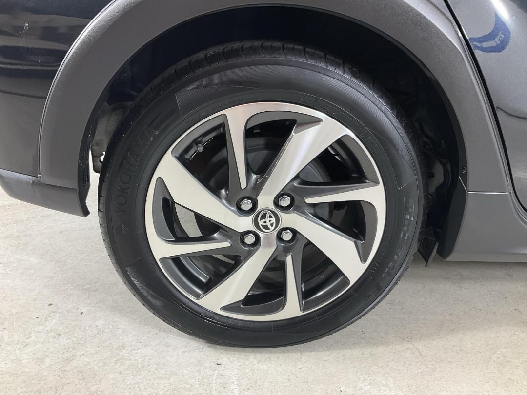 Photo '12' of Toyota Aqua Photo '12' of Toyota Aqua