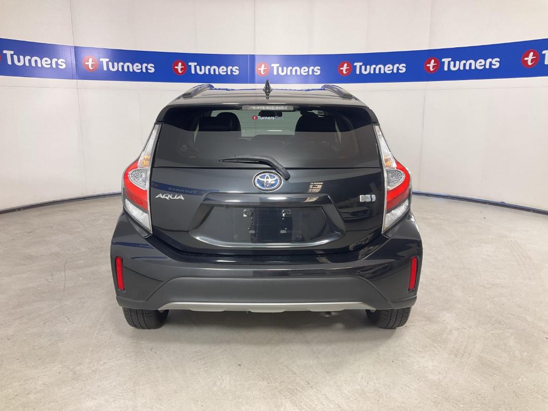 Photo '6' of Toyota Aqua Photo '6' of Toyota Aqua