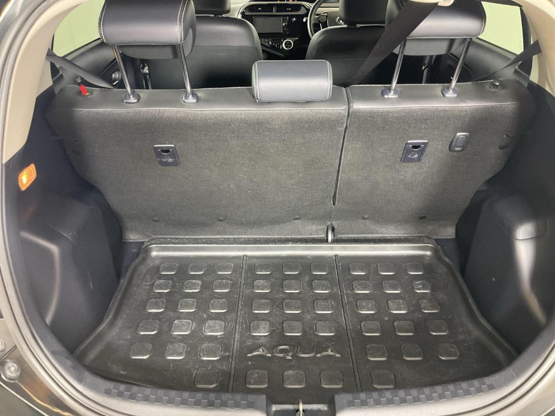 Photo '14' of Toyota Aqua Photo '14' of Toyota Aqua