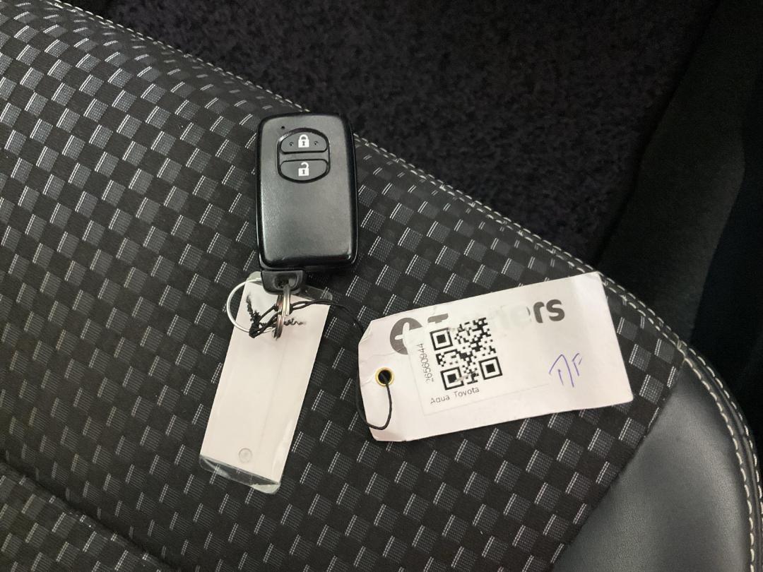 Photo '22' of Toyota Aqua Photo '22' of Toyota Aqua