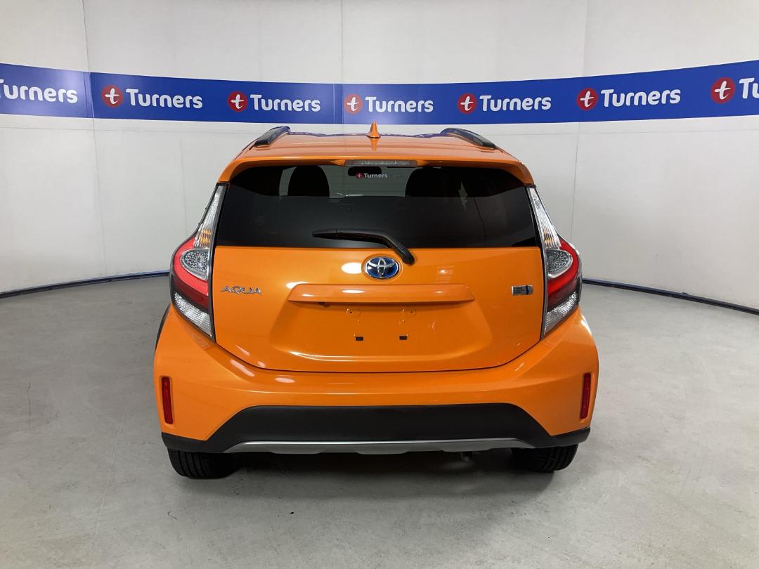 Photo '6' of Toyota Aqua Photo '6' of Toyota Aqua