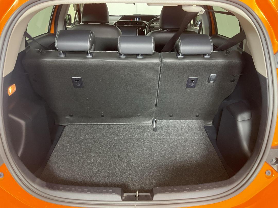 Photo '14' of Toyota Aqua Photo '14' of Toyota Aqua