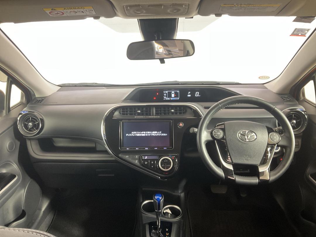 Photo '17' of Toyota Aqua Photo '17' of Toyota Aqua