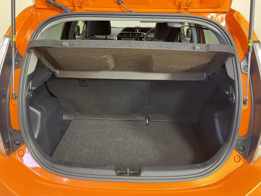 Photo '14' of Toyota Aqua Photo '14' of Toyota Aqua