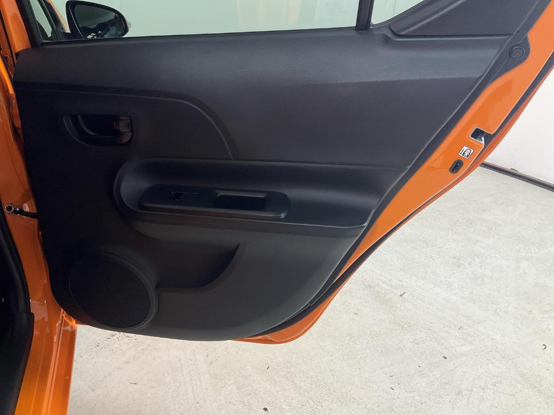 Photo '19' of Toyota Aqua Photo '19' of Toyota Aqua