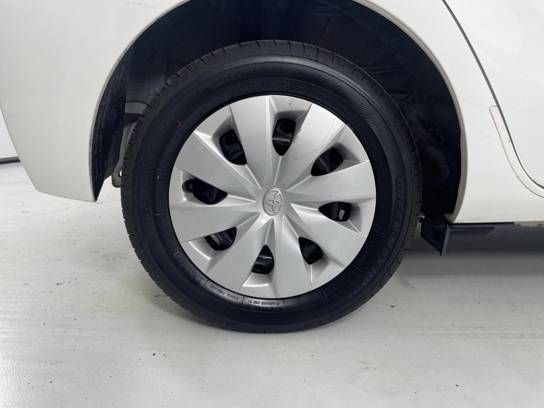 Photo '12' of Toyota Aqua Photo '12' of Toyota Aqua