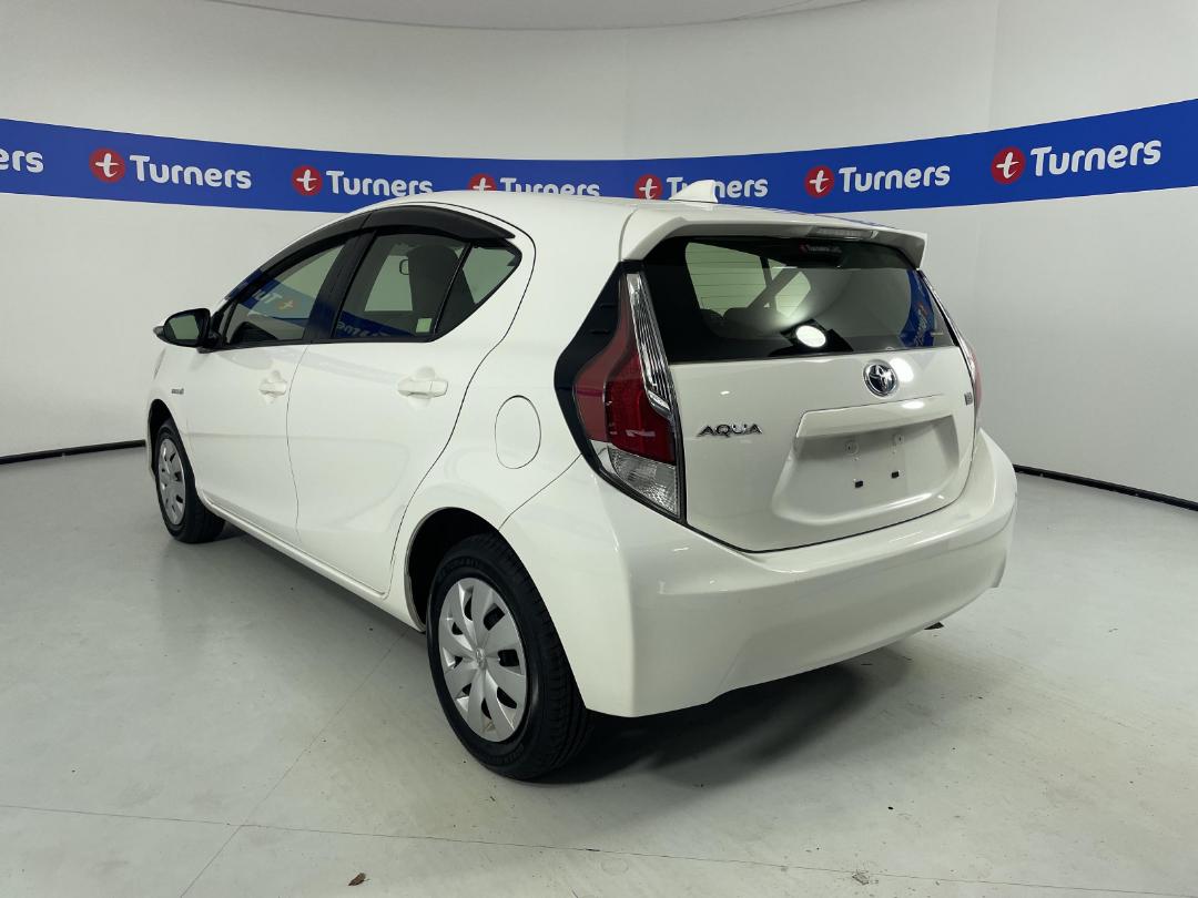 Photo '5' of Toyota Aqua Photo '5' of Toyota Aqua