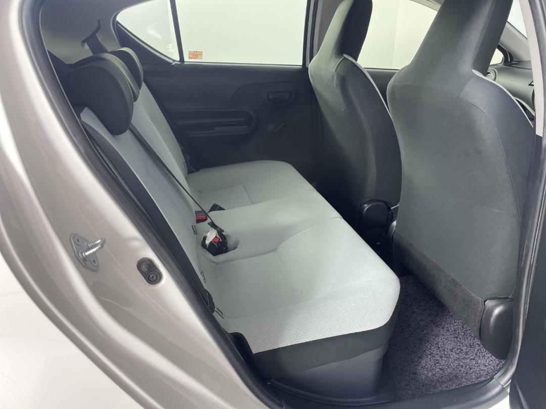 Photo '20' of Toyota Aqua Photo '20' of Toyota Aqua