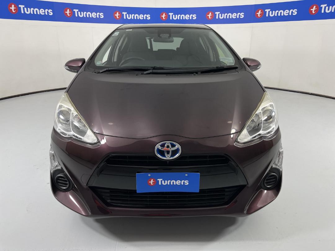 Photo '2' of Toyota Aqua Photo '2' of Toyota Aqua