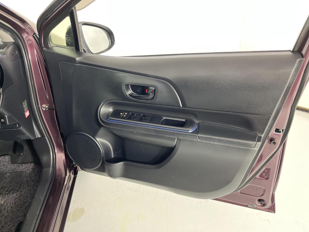 Photo '15' of Toyota Aqua Photo '15' of Toyota Aqua