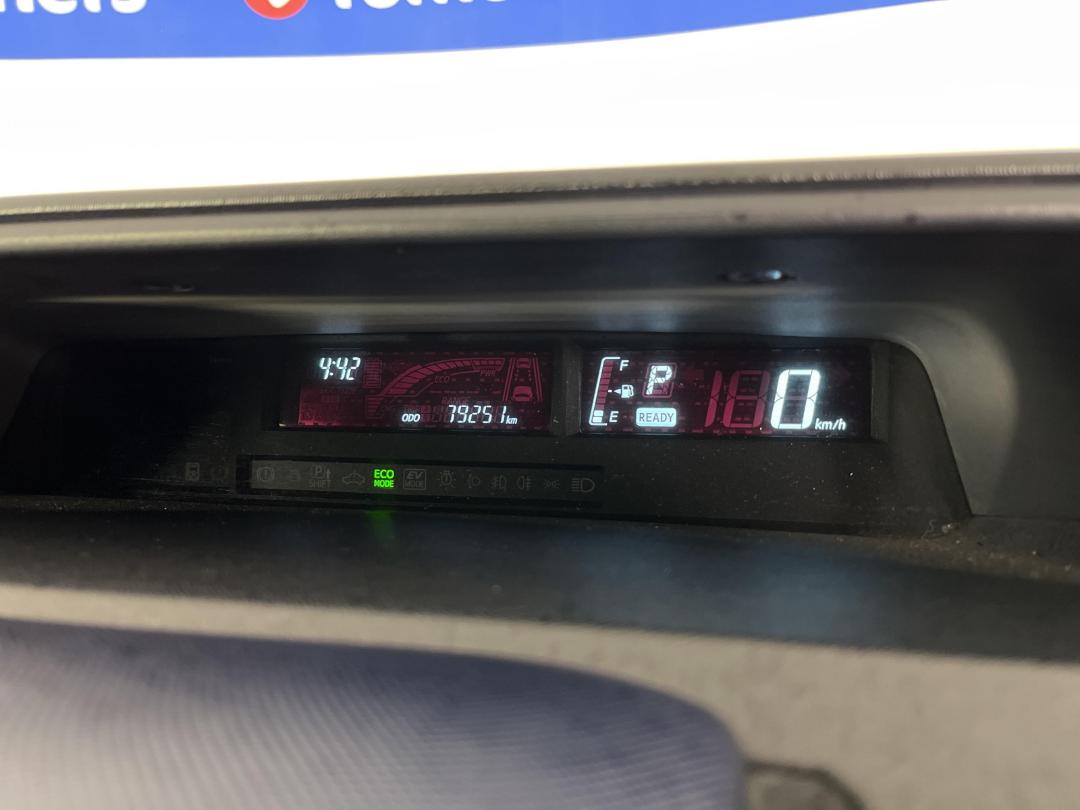 Photo '21' of Toyota Aqua Photo '21' of Toyota Aqua