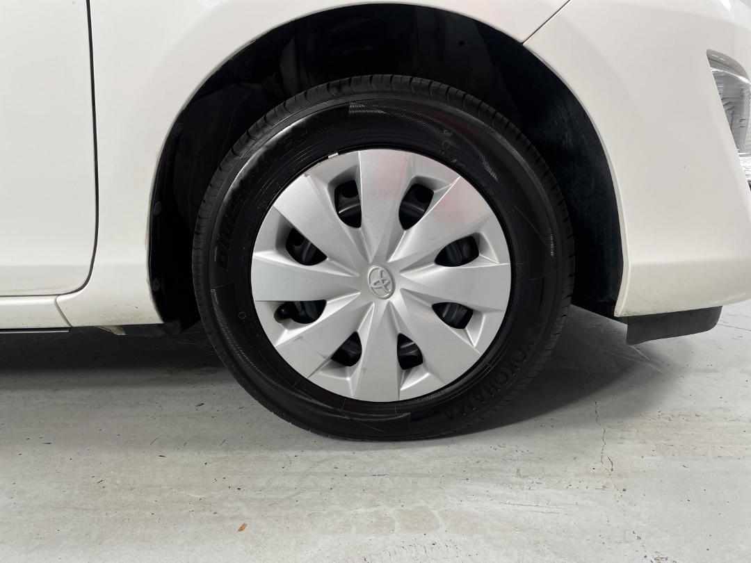 Photo '9' of Toyota Aqua Photo '9' of Toyota Aqua