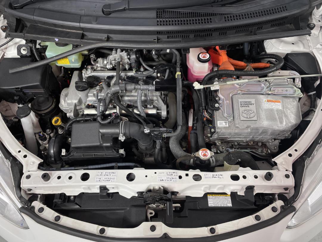 Photo '13' of Toyota Aqua Photo '13' of Toyota Aqua