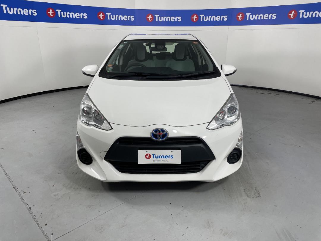 Photo '2' of Toyota Aqua Photo '2' of Toyota Aqua