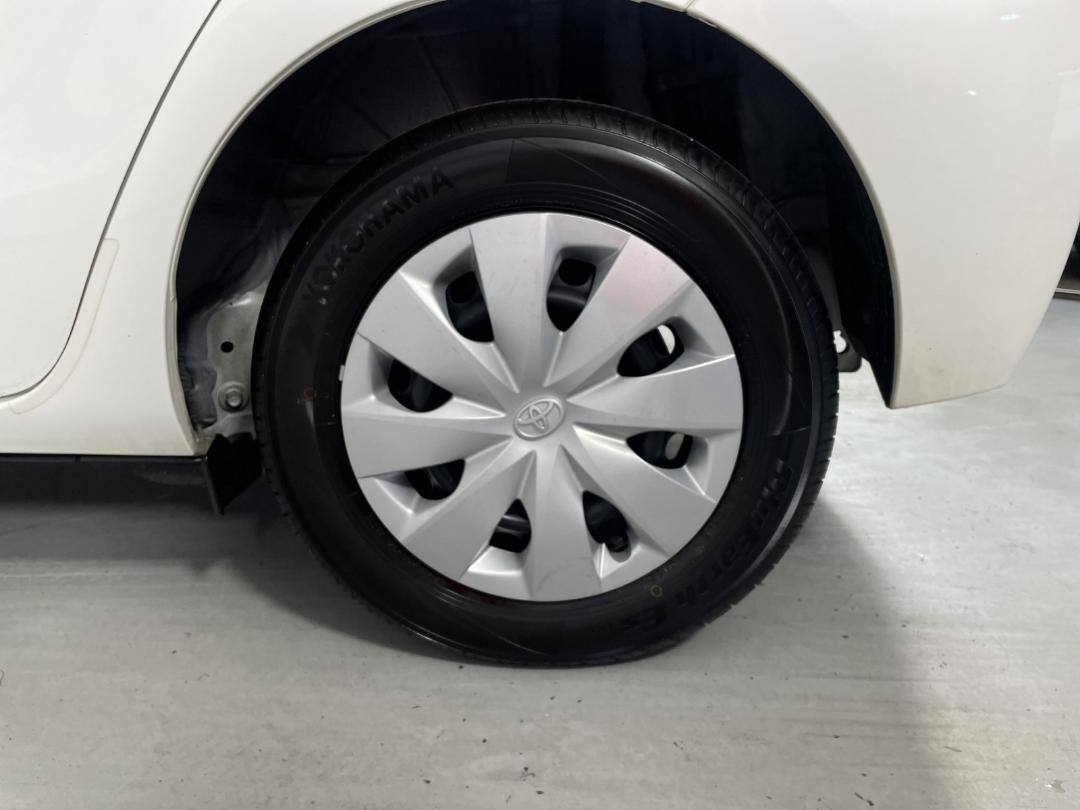 Photo '11' of Toyota Aqua Photo '11' of Toyota Aqua