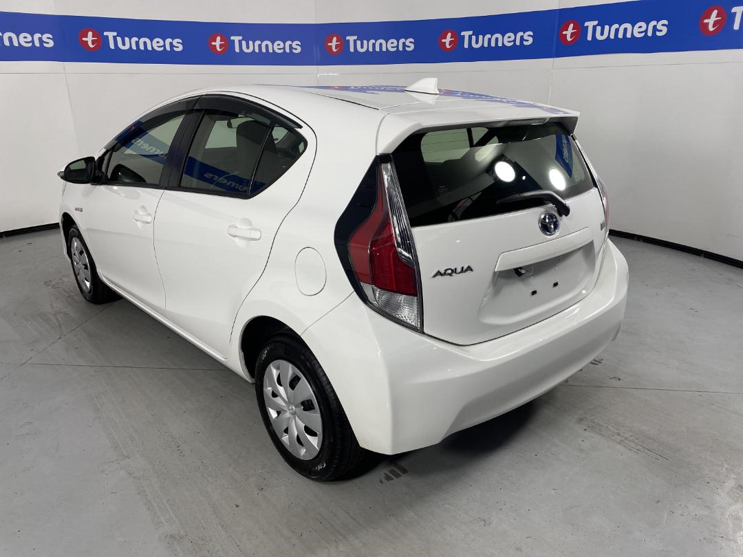 Photo '5' of Toyota Aqua Photo '5' of Toyota Aqua