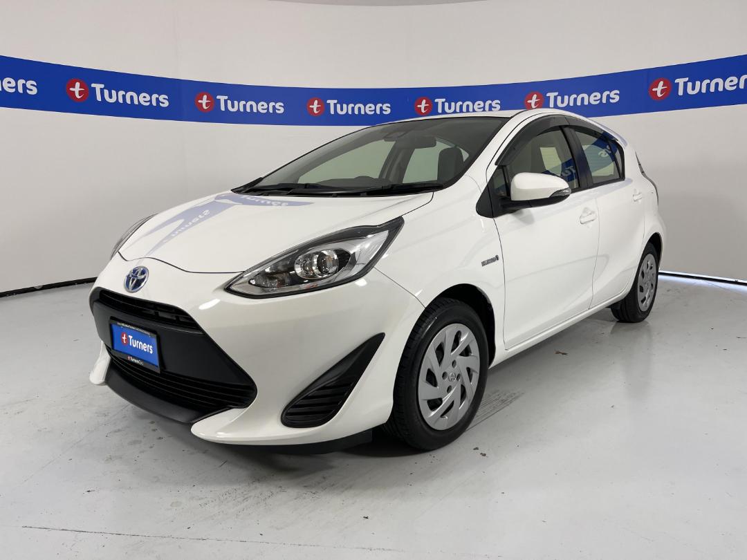 Photo '4' of Toyota Aqua Photo '4' of Toyota Aqua