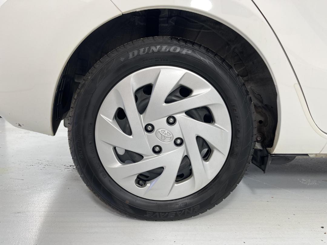 Photo '12' of Toyota Aqua Photo '12' of Toyota Aqua