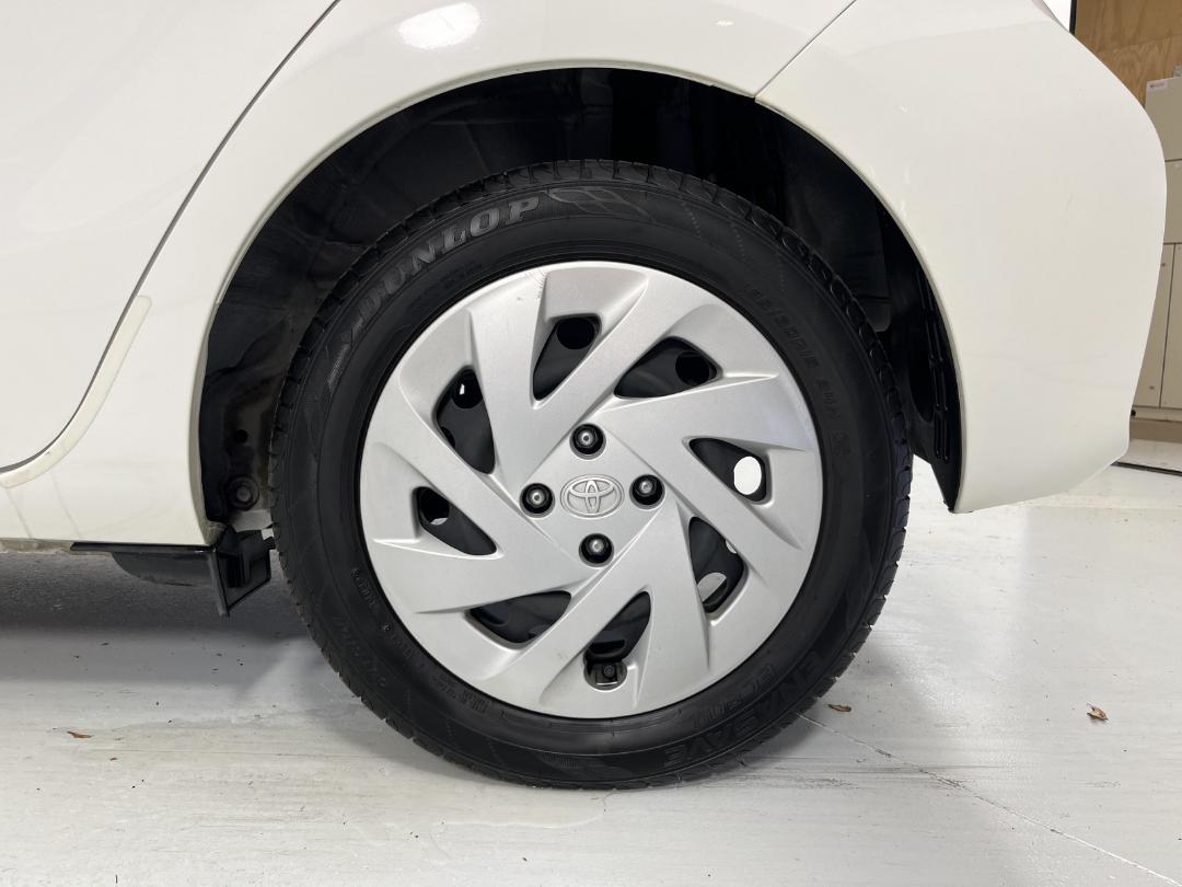 Photo '11' of Toyota Aqua Photo '11' of Toyota Aqua