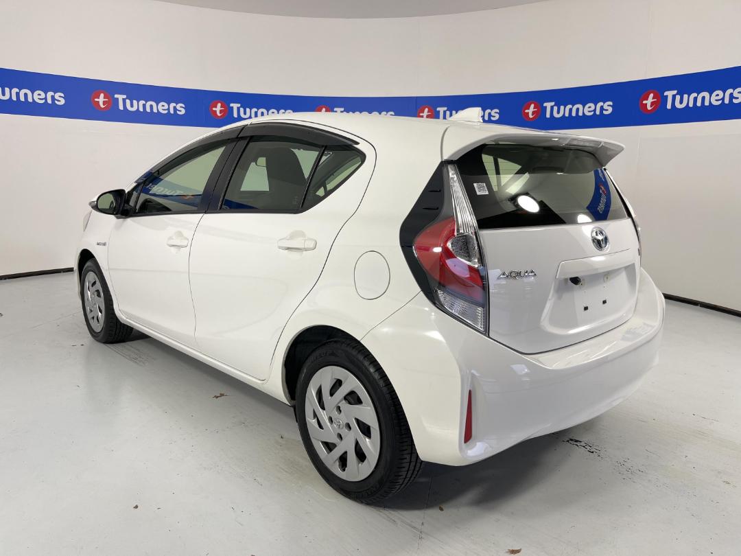 Photo '5' of Toyota Aqua Photo '5' of Toyota Aqua