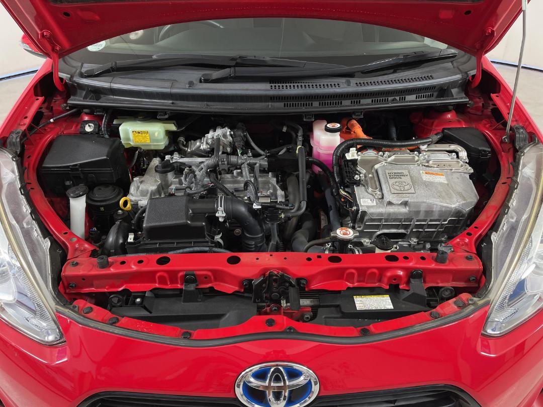 Photo '13' of Toyota Aqua