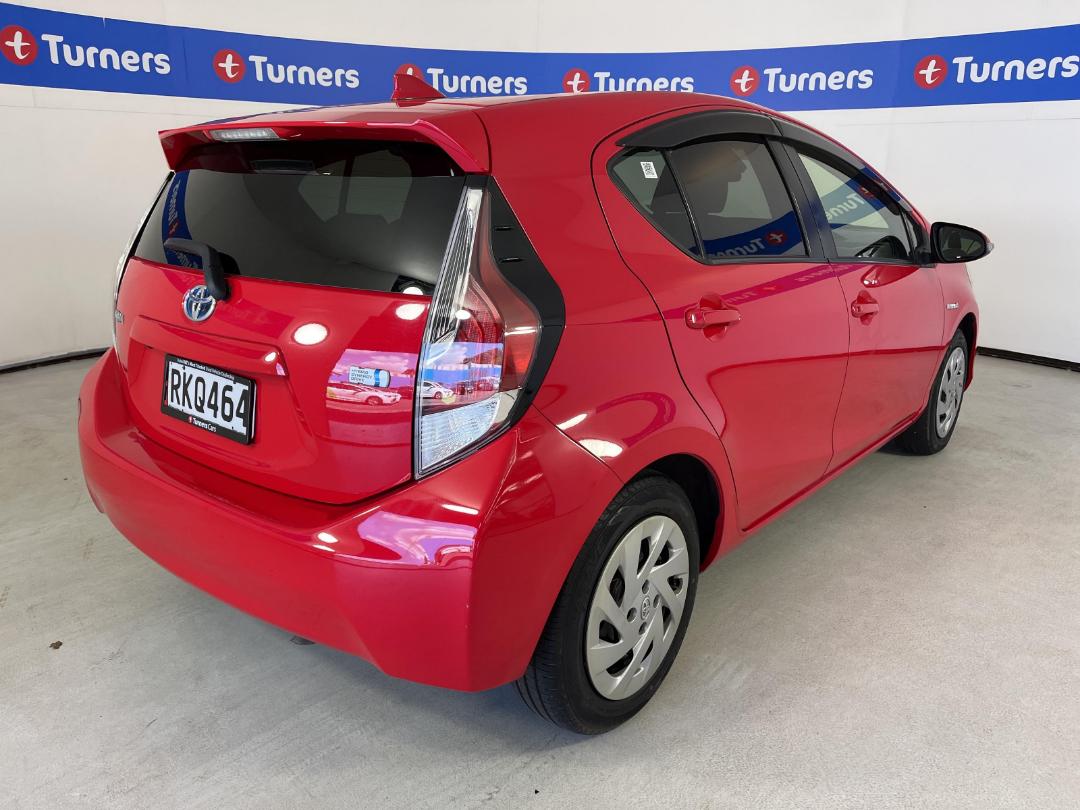 Photo '7' of Toyota Aqua