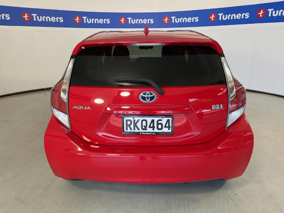 Photo '6' of Toyota Aqua