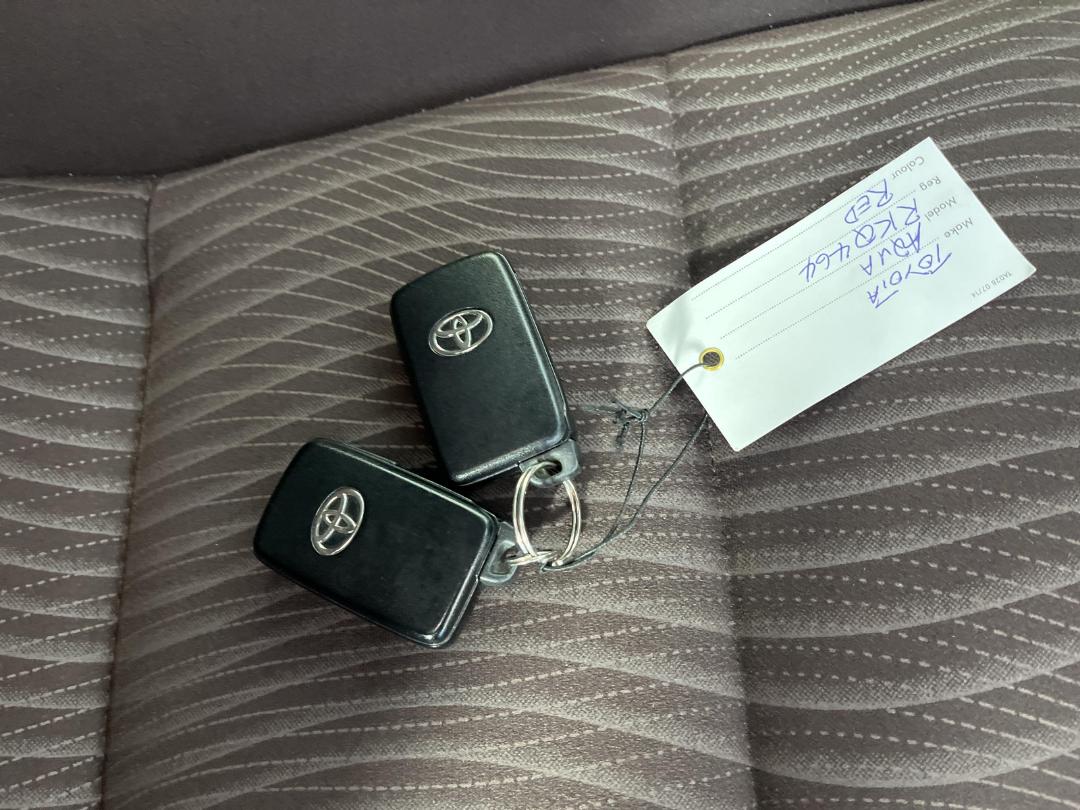 Photo '22' of Toyota Aqua