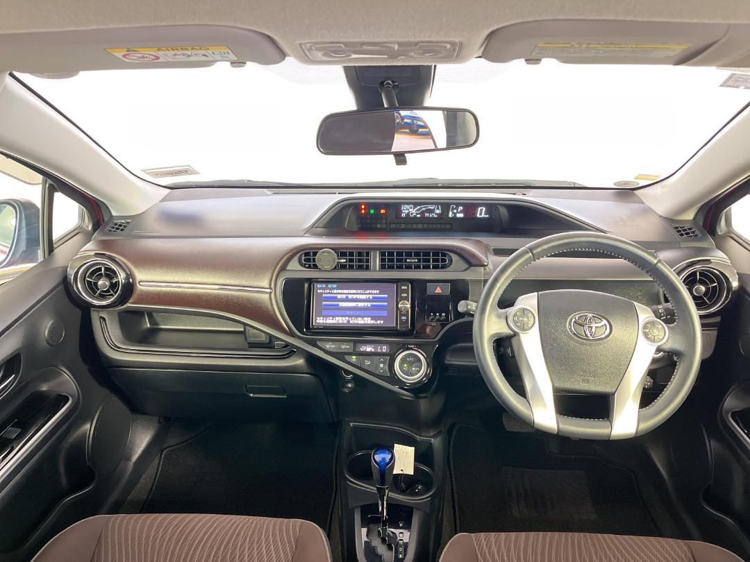 Photo '17' of Toyota Aqua