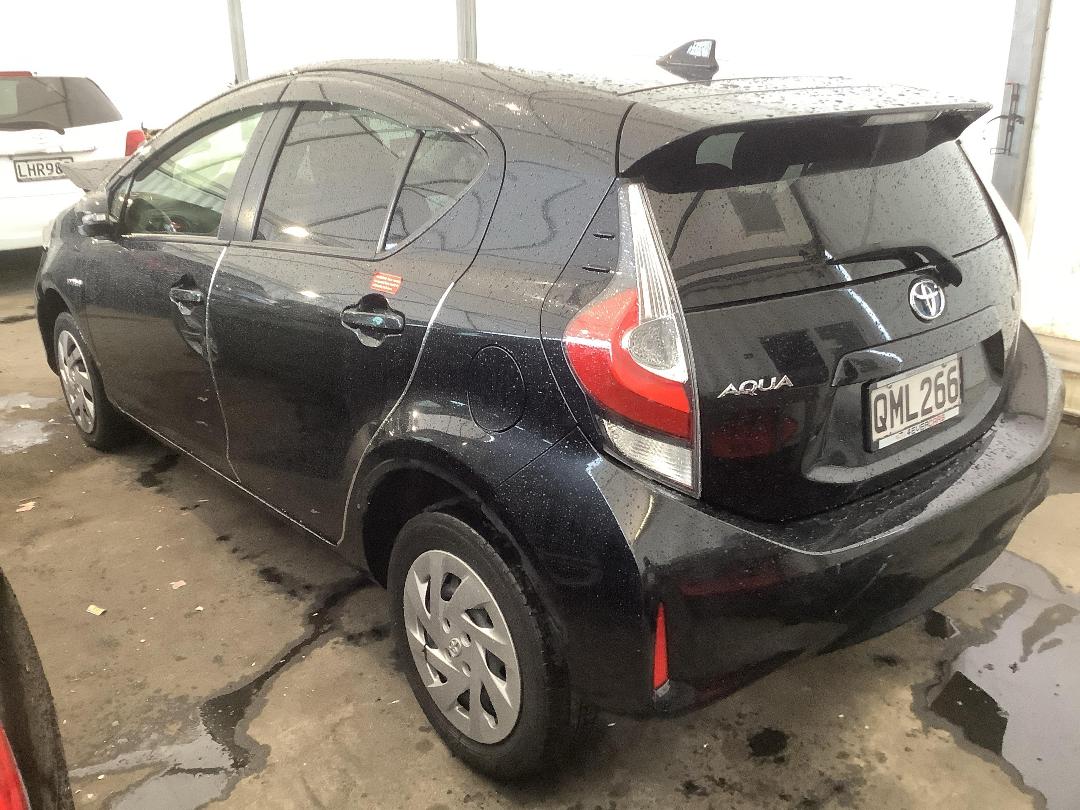 Photo '6' of Toyota Aqua Photo '6' of Toyota Aqua