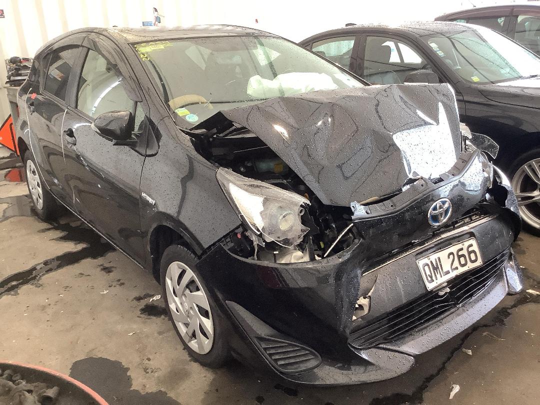 Photo '4' of Toyota Aqua Photo '4' of Toyota Aqua