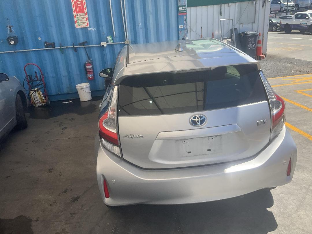 Photo '13' of Toyota Aqua Photo '13' of Toyota Aqua