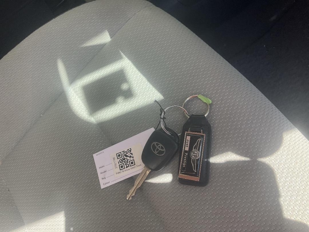 Photo '20' of Toyota Aqua Photo '20' of Toyota Aqua