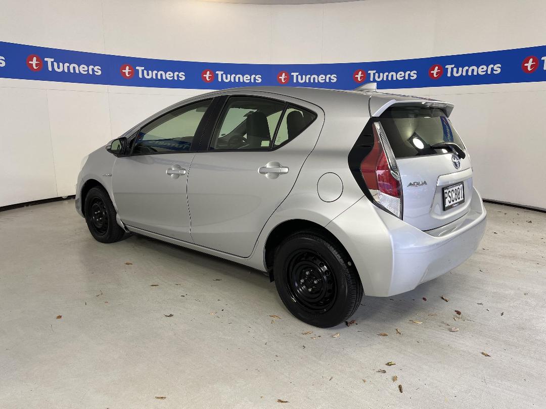 Photo '5' of Toyota Aqua