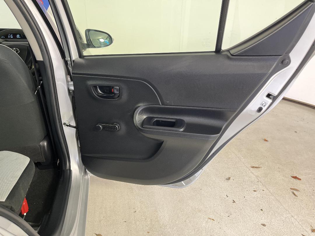 Photo '19' of Toyota Aqua