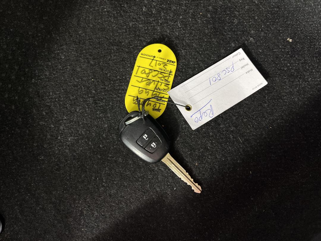 Photo '22' of Toyota Aqua