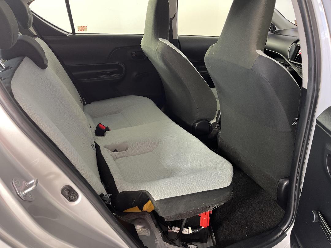 Photo '20' of Toyota Aqua