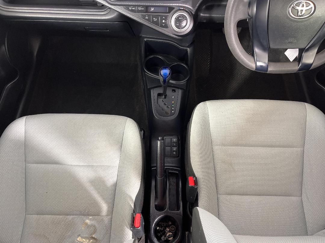 Photo '18' of Toyota Aqua