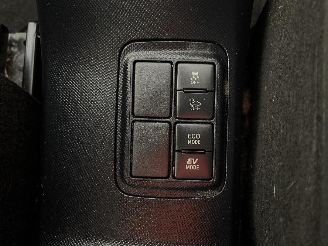 Photo '23' of Toyota Aqua