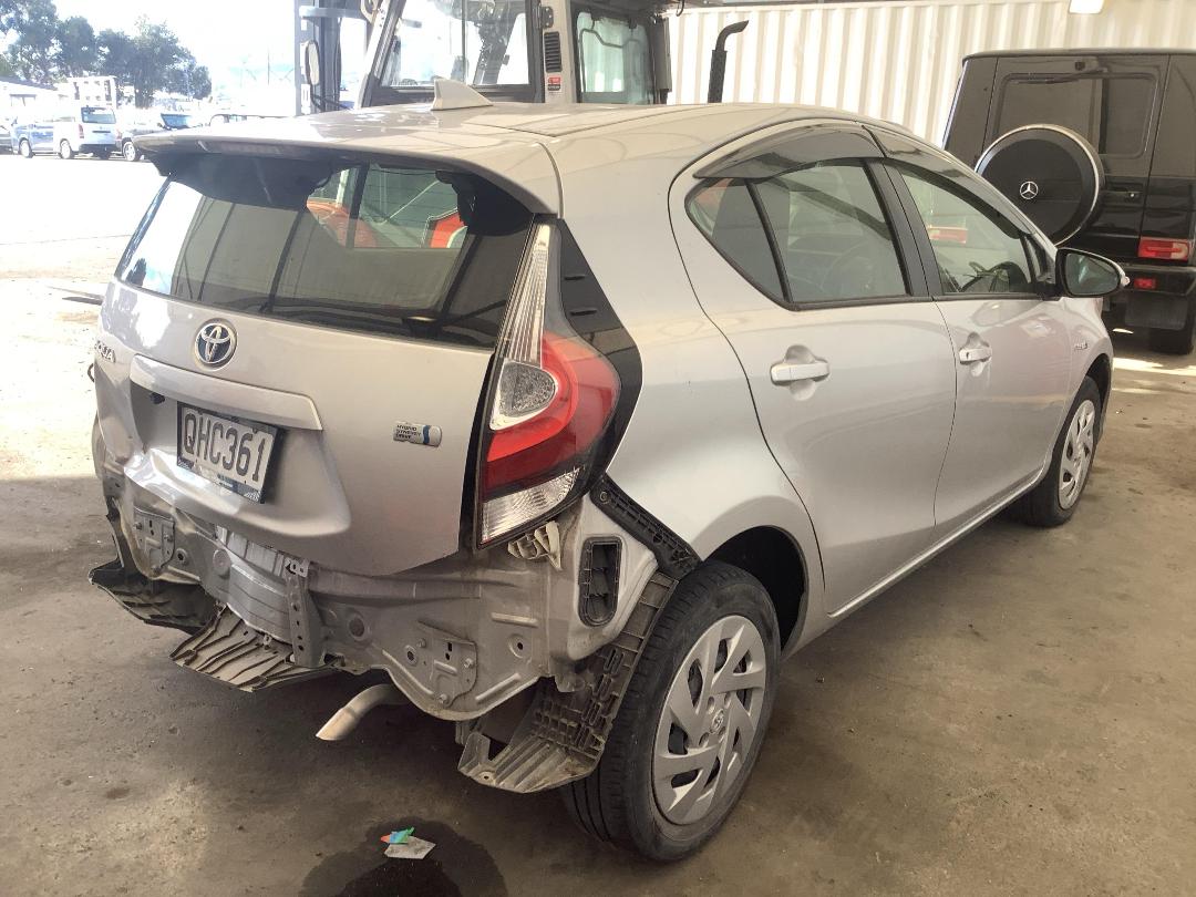 Photo '4' of Toyota Aqua