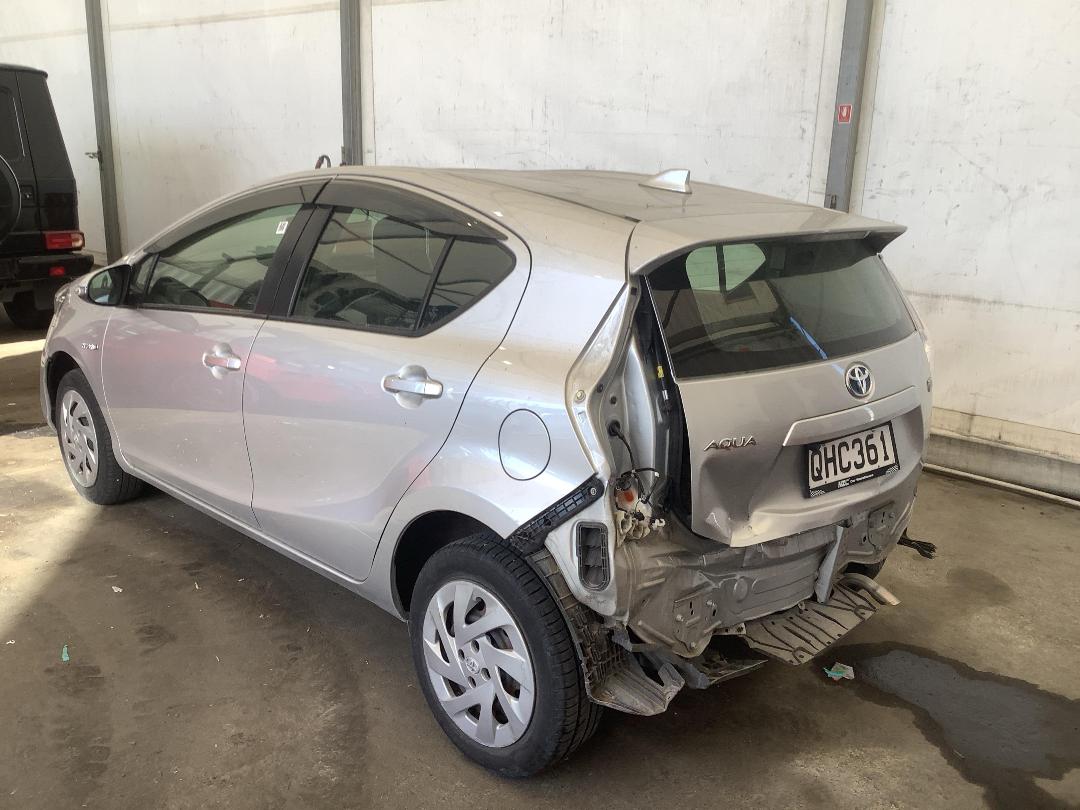 Photo '6' of Toyota Aqua