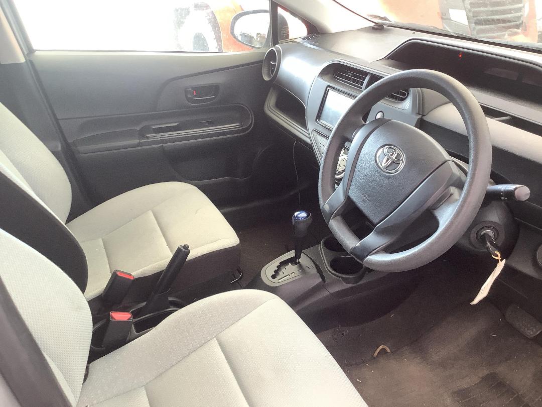 Photo '12' of Toyota Aqua