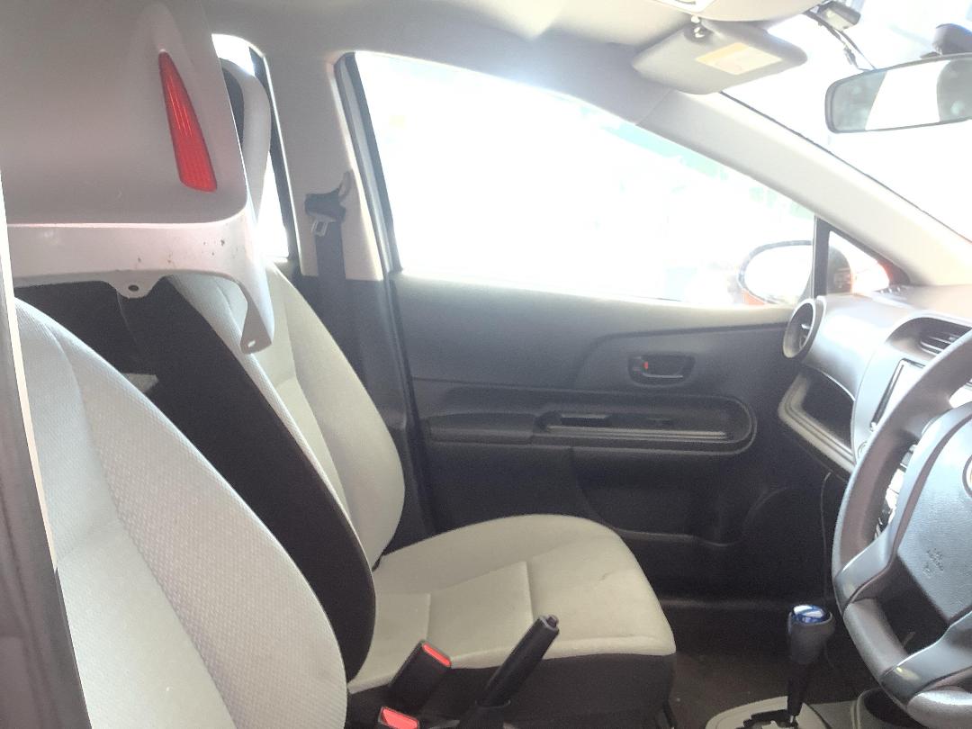 Photo '13' of Toyota Aqua