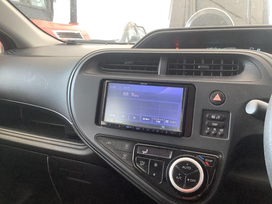 Photo '16' of Toyota Aqua